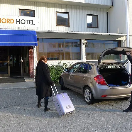 فندق Reisafjord Sørkjosen