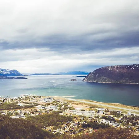 Reisafjord فندق Sørkjosen