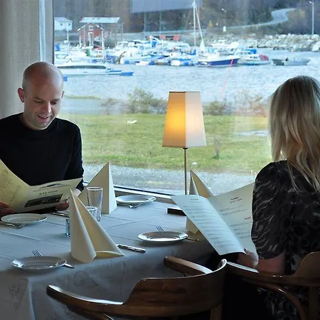 מלון Reisafjord 3*